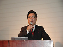 北海道から沖縄まで、全国各地で公演